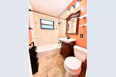 1124 NE 7th St, Hallandale Beach, FL 33009 - Photo 29