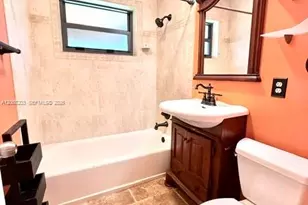 1124 NE 7th St, Hallandale Beach, FL 33009 - Photo 29