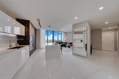 851 NE 1st Ave #3402, Miami, FL 33132 - Photo 3