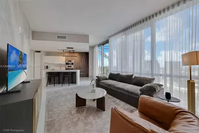 851 NE 1st Ave #3402, Miami, FL 33132 - Photo 1