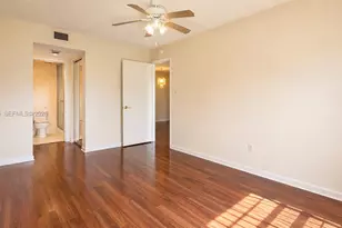 700 SW 128th Ave, Pembroke Pines, FL 33027 - Photo 17