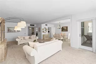5001 Collins Ave, Miami Beach, FL 33140 - Photo 11