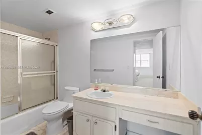 5001 Collins Ave #4G, Miami Beach, FL 33140 - Photo 19