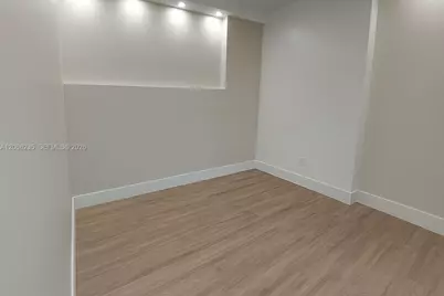 401 Ocean Dr #303, Miami Beach, FL 33139 - Photo 9
