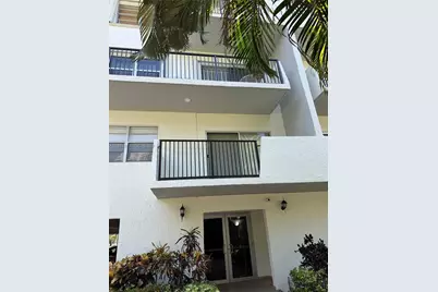 250 181st Dr #414, Sunny Isles Beach, FL 33160 - Photo 3