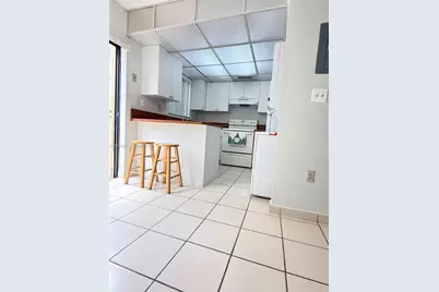 1701 W 42nd Pl #10, Hialeah, FL 33012 - Photo 3