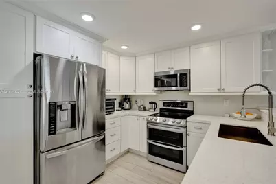 6301 N University Dr #302, Tamarac, FL 33321 - Photo 7