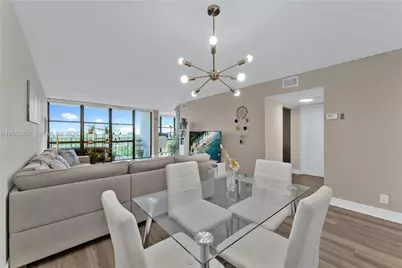1000 Parkview Dr #1007, Hallandale Beach, FL 33009 - Photo 5