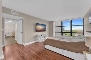 1000 Parkview Dr, Hallandale Beach, FL 33009 - Photo 15