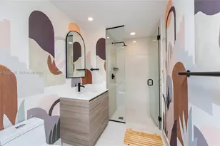 121 NE 34th St, Miami, FL 33137 - Photo 29
