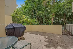 2400 Brickell Ave, Miami, FL 33129 - Photo 23