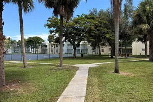 415 Executive Center Dr, West Palm Beach, FL 33401 - Photo 29