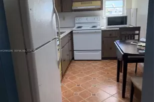 702 NW 87th Ave, Miami, FL 33172 - Photo 17