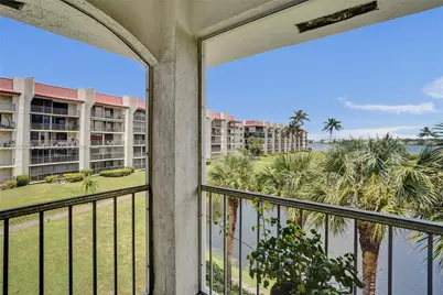 102 Half Moon Cir #C3, Hypoluxo, FL 33462 - Photo 45