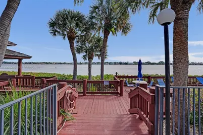102 Half Moon Cir #C3, Hypoluxo, FL 33462 - Photo 9