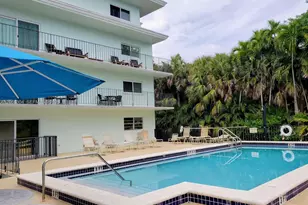 2539 S Bayshore Dr, Coconut Grove, FL 33133 - Photo 21