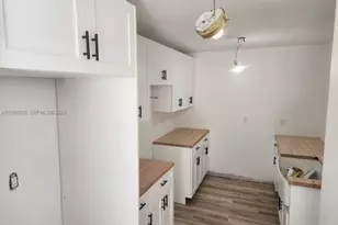 271 NE 12th Ave, Homestead, FL 33030 - Photo 1