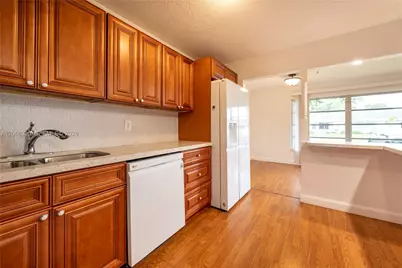 8555 NW 10th St #B106, Plantation, FL 33322 - Photo 3