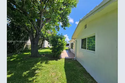 2661 NW 4th Ave, Pompano Beach, FL 33064 - Photo 29