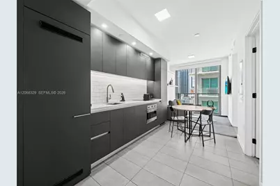 227 NE 2nd St #1807, Miami, FL 33132 - Photo 3
