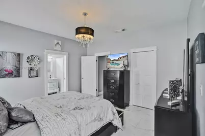 8816 NW 149th Ter, Miami Lakes, FL 33018 - Photo 19