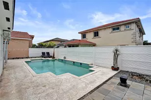 8816 NW 149th Terrace, Miami Lakes, FL 33018 - Photo 15