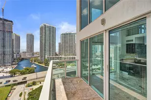 41 SE 5th St, Miami, FL 33131 - Photo 11