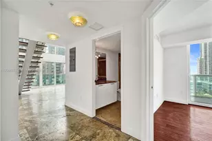 41 SE 5th St, Miami, FL 33131 - Photo 9