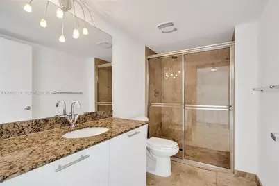 41 SE 5th St #1016, Miami, FL 33131 - Photo 13