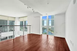 41 SE 5th St, Miami, FL 33131 - Photo 21