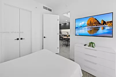 227 NE 2nd St #2501, Miami, FL 33132 - Photo 13