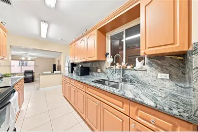 3180 W 3rd Ave, Hialeah, FL 33012 - Photo 17