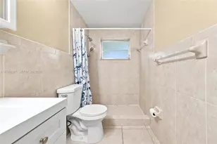 3180 W 3rd Ave, Hialeah, FL 33012 - Photo 23