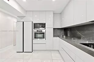 20302 NE 34th Ct, Aventura, FL 33180 - Photo 5