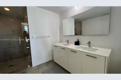 1300 Brickell Bay Dr #3400, Miami, FL 33131 - Photo 21
