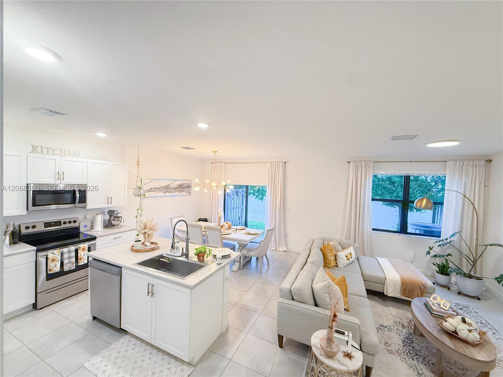 10095 SW 231st Ln #. - 10095 SW 231st Ln #., Miami, FL 33190 Luxury Property | Jose Angel Pina