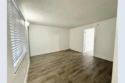 529 SW 4th St #303, Miami, FL 33130 - Photo 3