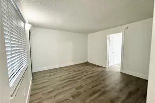 529 SW 4th St, Miami, FL 33130 - Photo 3