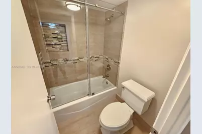 18081 Biscayne Blvd #1702, Aventura, FL 33160 - Photo 9