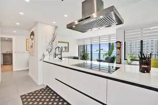 520 Brickell Key Dr, Miami, FL 33131 - Photo 7