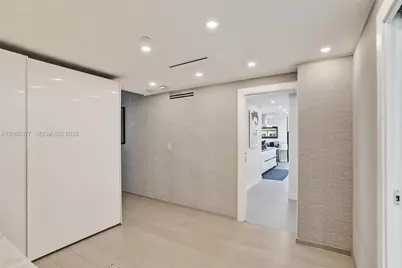 520 Brickell Key Dr #A1015, Miami, FL 33131 - Photo 13
