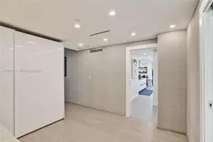 520 Brickell Key Dr, Miami, FL 33131 - Photo 13