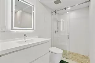 520 Brickell Key Dr, Miami, FL 33131 - Photo 21