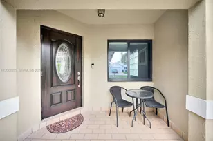 17640 SW 4th Ct, Pembroke Pines, FL 33029 - Photo 3