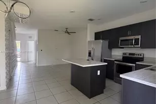 2739 SE 17th St, Homestead, FL 33035 - Photo 3
