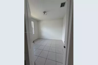 2739 SE 17th St, Homestead, FL 33035 - Photo 9