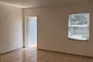 636 SW 8th Ave, Miami, FL 33130 - Photo 11