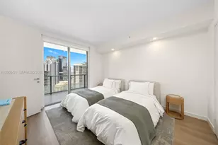 1300 Brickell Bay Dr, Miami, FL 33131 - Photo 15