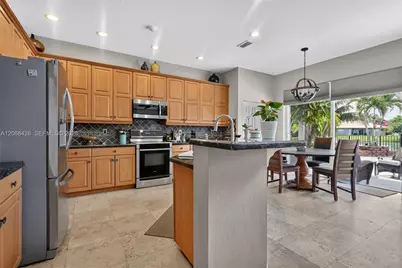 600 SW 167th Way, Pembroke Pines, FL 33027 - Photo 7