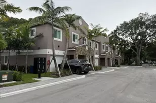 1521 NW 94th Way, Coral Springs, FL 33071 - Photo 9